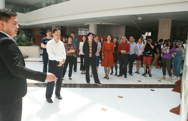 公司研究生参与“纪念马克思诞辰200周年主题图文展”服务工作